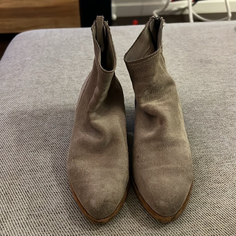 Dolce Vita Tan Suede Zip Back Ankle Booties 7